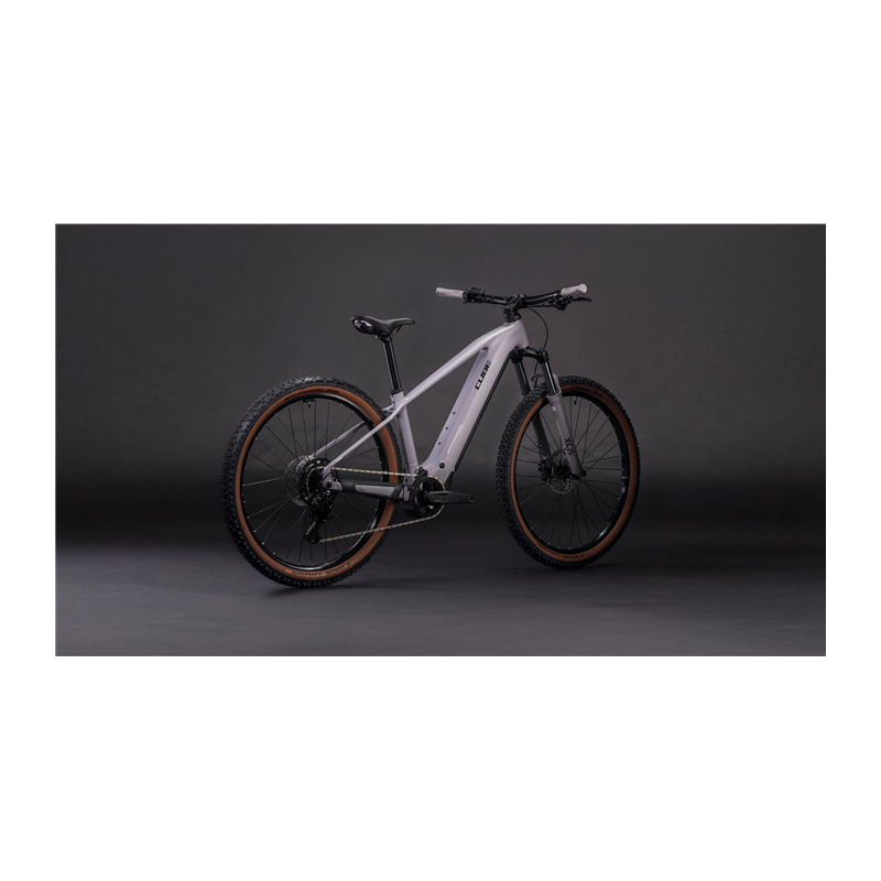  Reaction Hybrid Performance 600