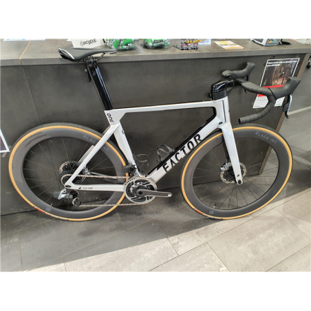 ONE RED Montage carte 