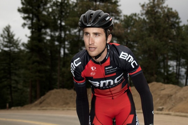 Le Giro Synthe en action, porté par Taylor Phinney